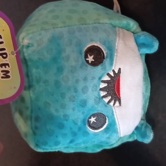 Moosh-Moosh Flip'em Inside Out CHEDDAR - Picture 2 of 4